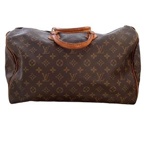 - Louis Vuitton Speedy 40 Bag